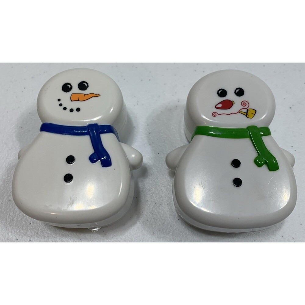 Matchbox Secret Snowman Cars 2 Die Cast Cars in Snowman Containers Mattel